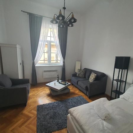 ☆ Bulevard Apartments ☆ Arad Exteriör bild