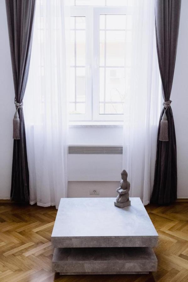 ☆ Bulevard Apartments ☆ Arad Exteriör bild
