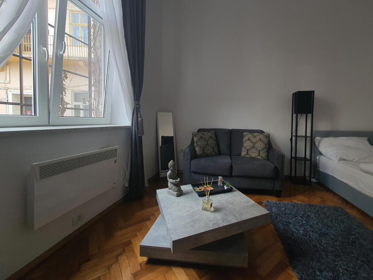 ☆ Bulevard Apartments ☆ Arad Exteriör bild